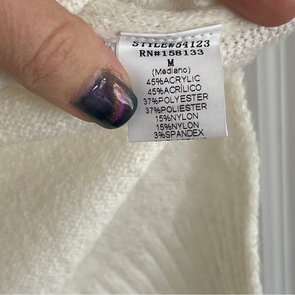 Staccato Cream Colored Sweater with Embroidered Flowers Sz M NWOT - Picture 4 of 8